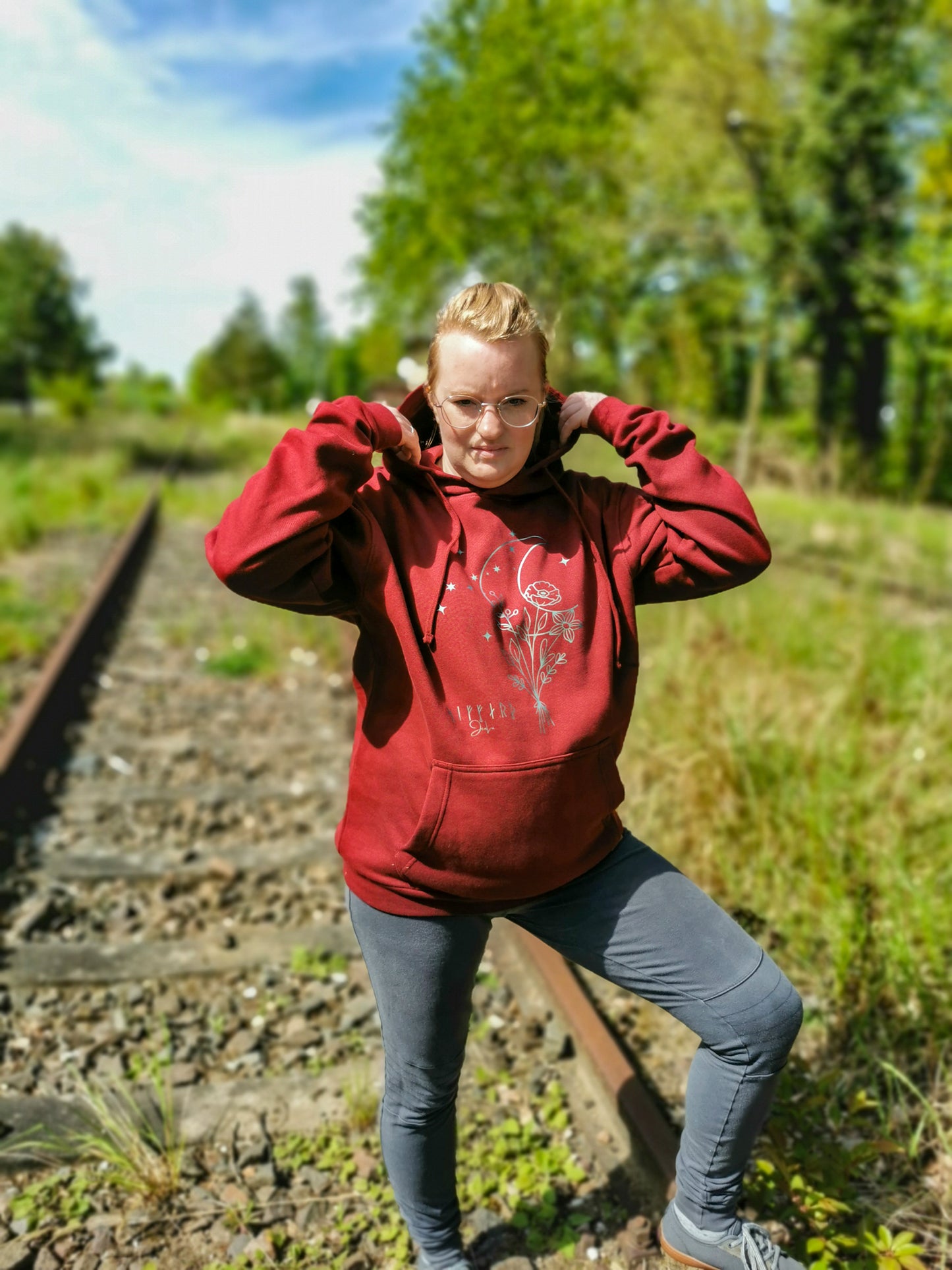 Damen Hoodie weinrot Blumendruck